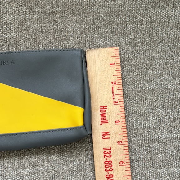 ✨ FURLA x EVA AIR Travel Amenities
Cosmetic Bag - Picture 6 of 9